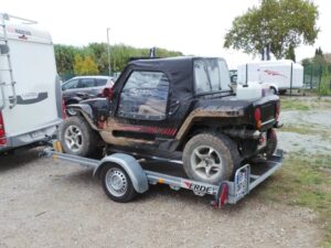 G_1.jpg Kippbare Plattform: 3,00 m x 1,70 m / 750 kg ERDE