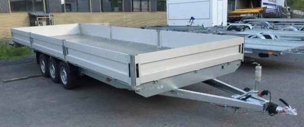 Pritsche Boss 600 x 200 cm 3500 KG + Rampen + Stützen