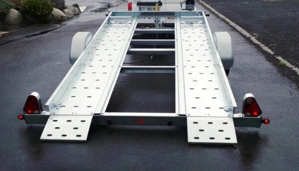 T11111.jpg Einachsiger Autotransporter 1300kg