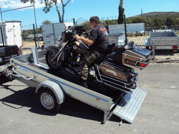 XXXX.jpg Kippplattform 2,60 m x 1,53 m / 750 kg BRENDERUP