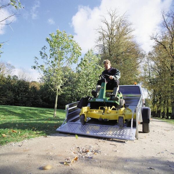 XXXXXX.jpg Kippplattform 2,60 m x 1,53 m / 750 kg BRENDERUP