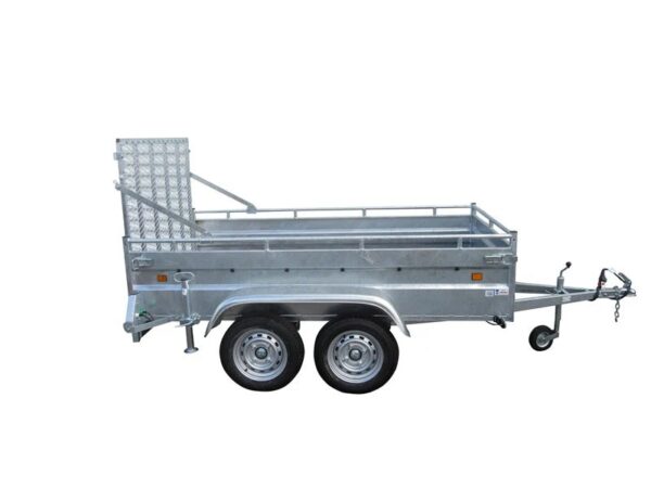 YYYYY.jpg Lider Robust 2,51 M X 1,34 M / 750 kg 2 Achsen