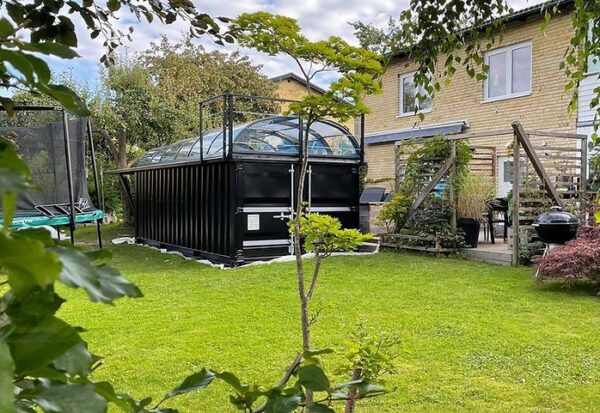 Sofort nutzbarer 6,11 x 2,5 m Containerpool mit Dach, Premium-Paket