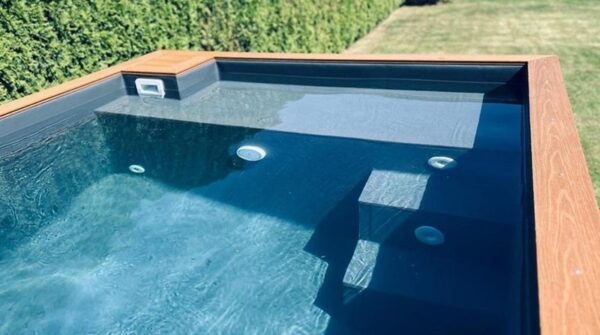 Container-Spa-Pool mit Whirlpool und Komfortpaket 3,0 m x 2,5 m großer
