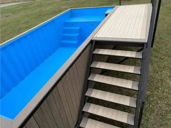 Aufstellpool in Containerbauweise mit integrierter Terrasse